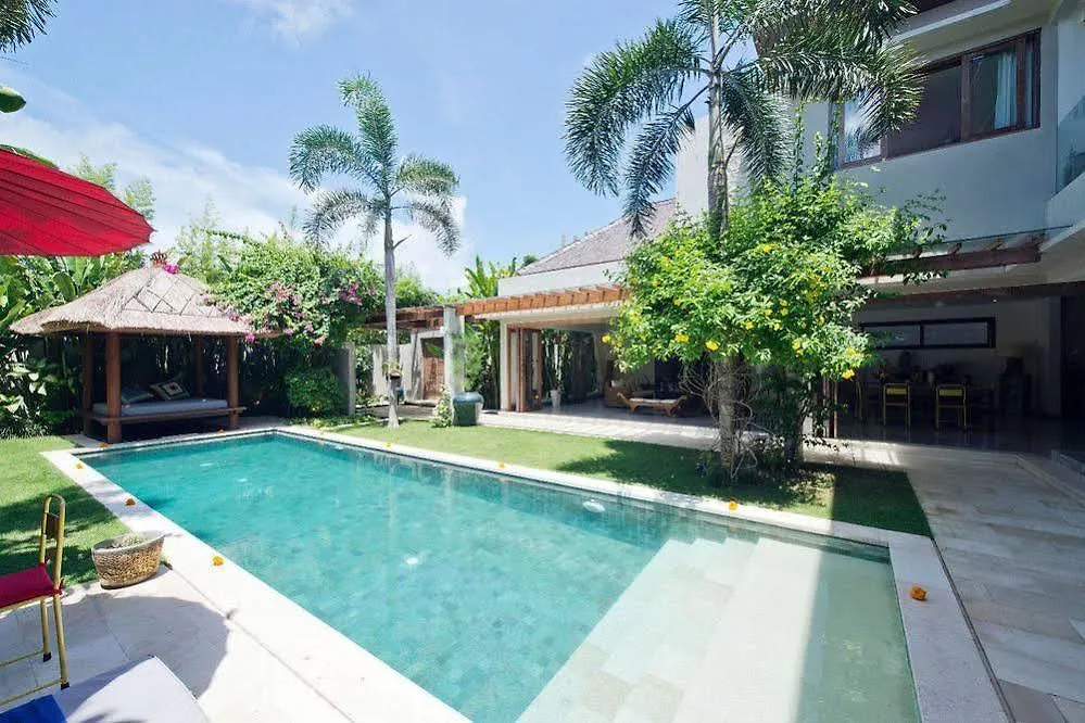 Villa Pierrot 塞米亚克 印尼
